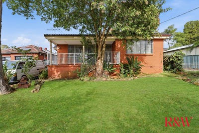 /international/au/28-eggleton-street-blacktown-nsw-151248672/
