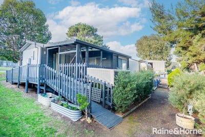 /international/au/cabin-30-4-madsen-st-hindmarsh-island-sa-148542772/?lang=en