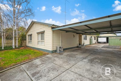 /international/au/275-albert-street-sebastopol-vic-151122400/