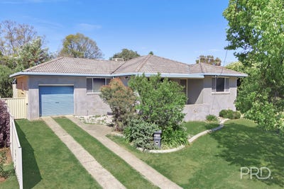 /international/au/101-robert-street-south-tamworth-nsw-152595708/