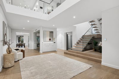 /international/au/26-ranelagh-cr-south-perth-wa-150925744/