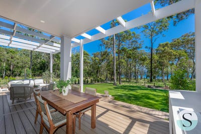 /international/au/15-freshwater-crescent-murrays-beach-nsw-150509400/