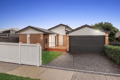 /international/au/11-ezard-close-berwick-vic-151342708/