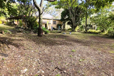 /international/au/8-kangaroo-crescent-baree-qld-148622684/?lang=fr