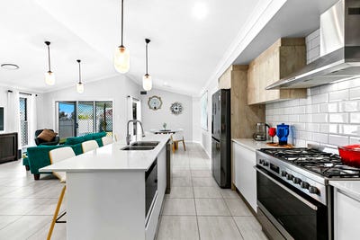 /international/au/24-peppermint-circuit-nikenbah-qld-152457668/