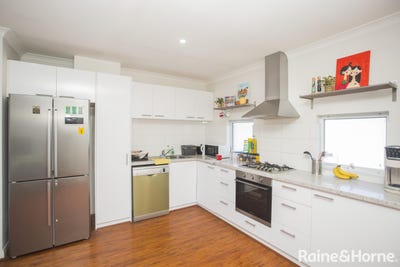 /international/au/6-29-frederic-street-midland-wa-152647136/