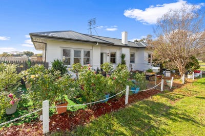 /international/au/57-brookong-street-lockhart-nsw-151510500/