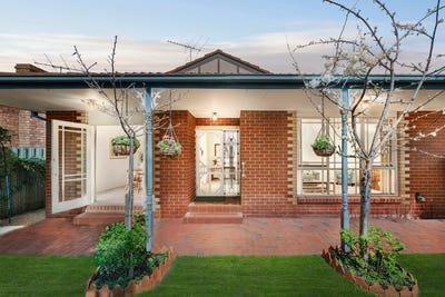 /international/au/4-ivison-way-hampton-vic-152507964/
