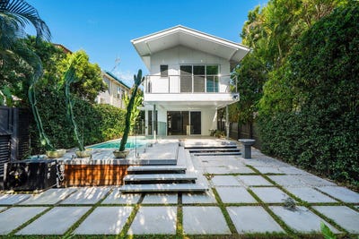 /international/au/33-roderick-street-moffat-beach-qld-151177120/