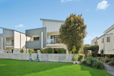 /international/au/8-2-inland-drive-tugun-qld-148517264/?lang=en