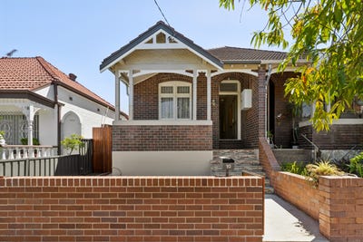 /international/au/10-bourne-street-marrickville-nsw-121040841/