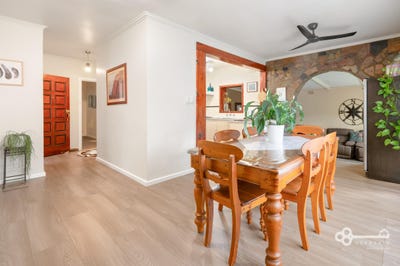 /international/au/16-cunningham-street-mount-gambier-sa-151362924/