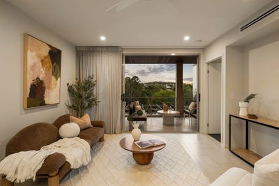 /international/au/21-15-roseglen-street-greenslopes-qld-152507620/