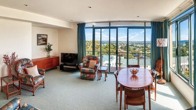 /international/au/4002-2-sovereign-point-court-doncaster-vic-151009328/