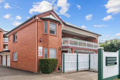 /international/au/3-70-bonney-avenue-clayfield-qld-151319820/