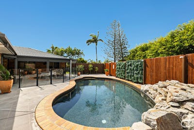 /international/au/4-jasmin-circle-bokarina-qld-151378032/