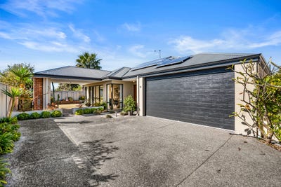 /international/au/166a-safety-bay-road-shoalwater-wa-152152232/