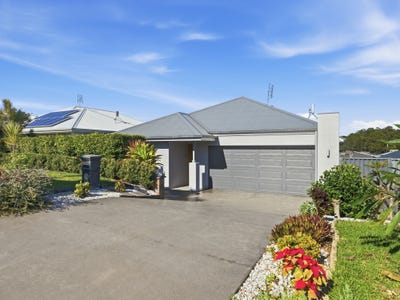 /international/au/12-burleigh-crescent-woolgoolga-nsw-151380064/