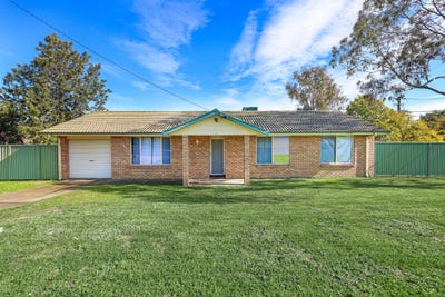/international/au/1-maitland-street-west-tamworth-nsw-148630568/