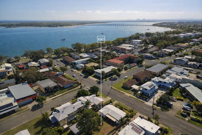/international/au/12-hall-avenue-bongaree-qld-150907856/