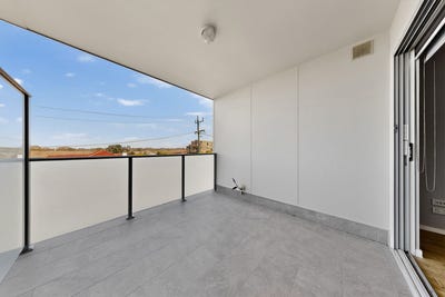 /international/au/18-3-5-hutton-street-dandenong-vic-151140476/