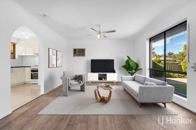 /international/au/23-tatura-court-craigmore-sa-150925912/