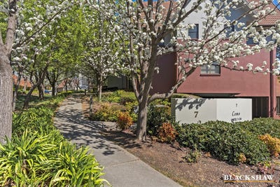 /international/au/29-7-hopegood-place-garran-act-152431832/