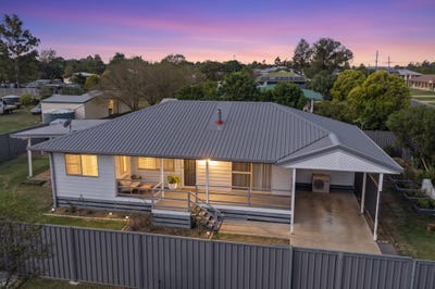 /international/au/31-gillam-street-clifton-qld-151448732/