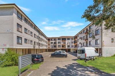 /international/au/24-22-24-remembrance-avenue-warwick-farm-nsw-148690116/