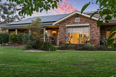 /international/au/519-kooringal-road-kooringal-nsw-152375236/