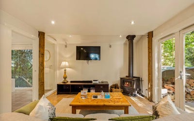 /international/au/10-observatory-road-mount-dandenong-vic-152663332/