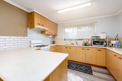 /international/au/4-81-83-macintosh-street-shepparton-vic-151097236/