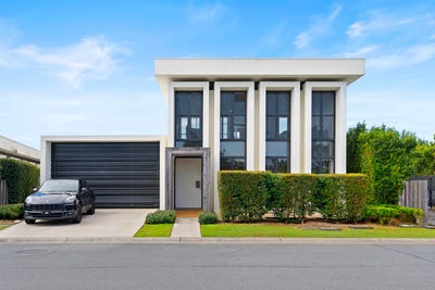 /international/au/10-the-boulevarde-benowa-qld-148499948/