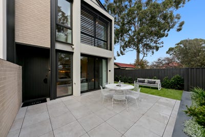 /international/au/5-45-kokaribb-road-carnegie-vic-151358796/