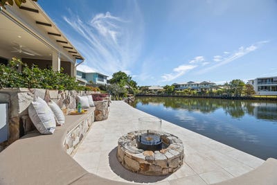 /international/au/37-baywater-drive-twin-waters-qld-151187432/