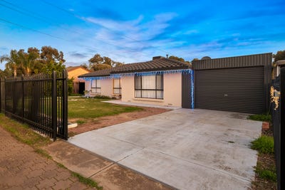 /international/au/119-andrew-smith-drive-parafield-gardens-sa-151713900/