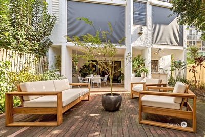 /international/au/1-10-oxlade-drive-new-farm-qld-151126024/