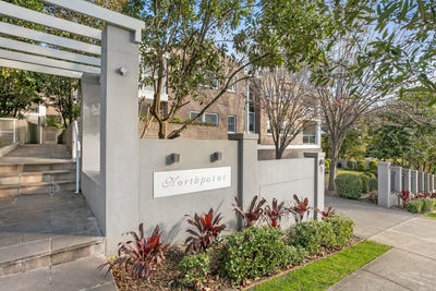 /international/au/19-9-garthowen-crescent-castle-hill-nsw-148636800/?lang=it