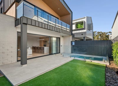 /international/au/6-270-ocean-drive-twin-waters-qld-148710188/