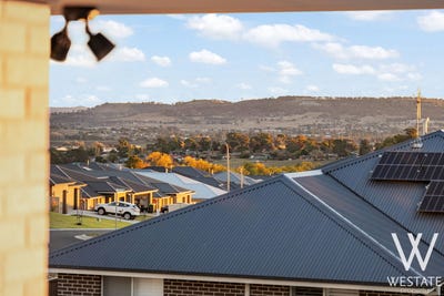 /international/au/245-lawrence-drive-kelso-nsw-151130892/