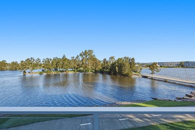 /international/au/3-1-lakefront-crescent-varsity-lakes-qld-151308812/
