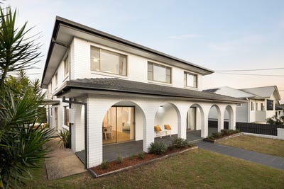 /international/au/18-victoria-terrace-gordon-park-qld-148545132/