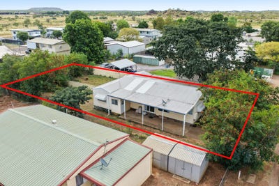 /international/au/15-railway-street-cloncurry-qld-150937604/