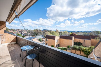 /international/au/8-3-garran-place-garran-act-152435436/