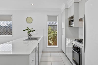 /international/au/77-skyblue-circuit-yarrabilba-qld-151285152/