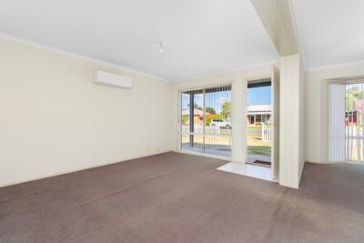 /international/au/1-18-henty-street-culcairn-nsw-151208292/