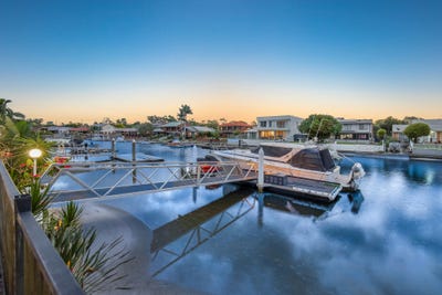 /international/au/15-magellan-avenue-hollywell-qld-151860928/