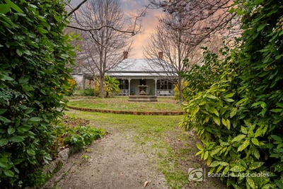 /international/au/18-victoria-road-beechworth-vic-151477852/
