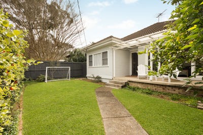 /international/au/37-campbell-avenue-cromer-nsw-152481568/