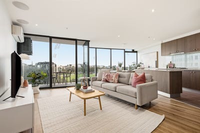 /international/au/806-83-queens-road-melbourne-vic-151411404/